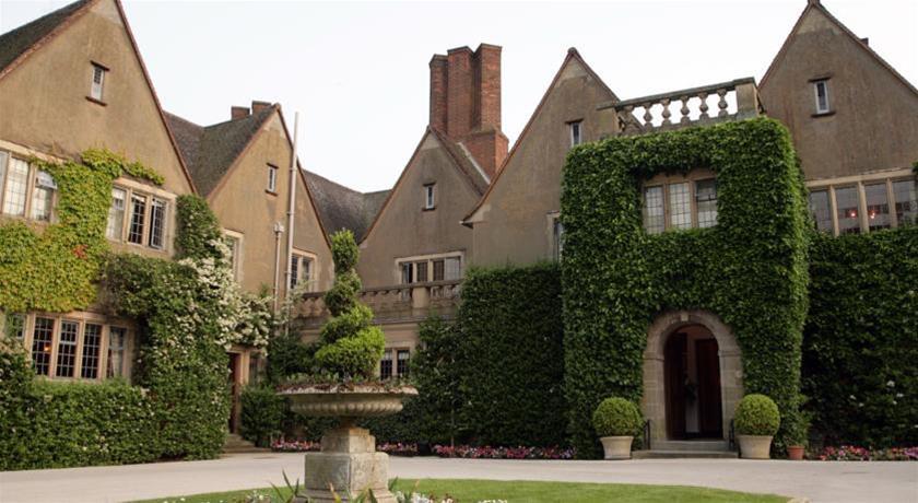 Mallory Court & Casa de Campo