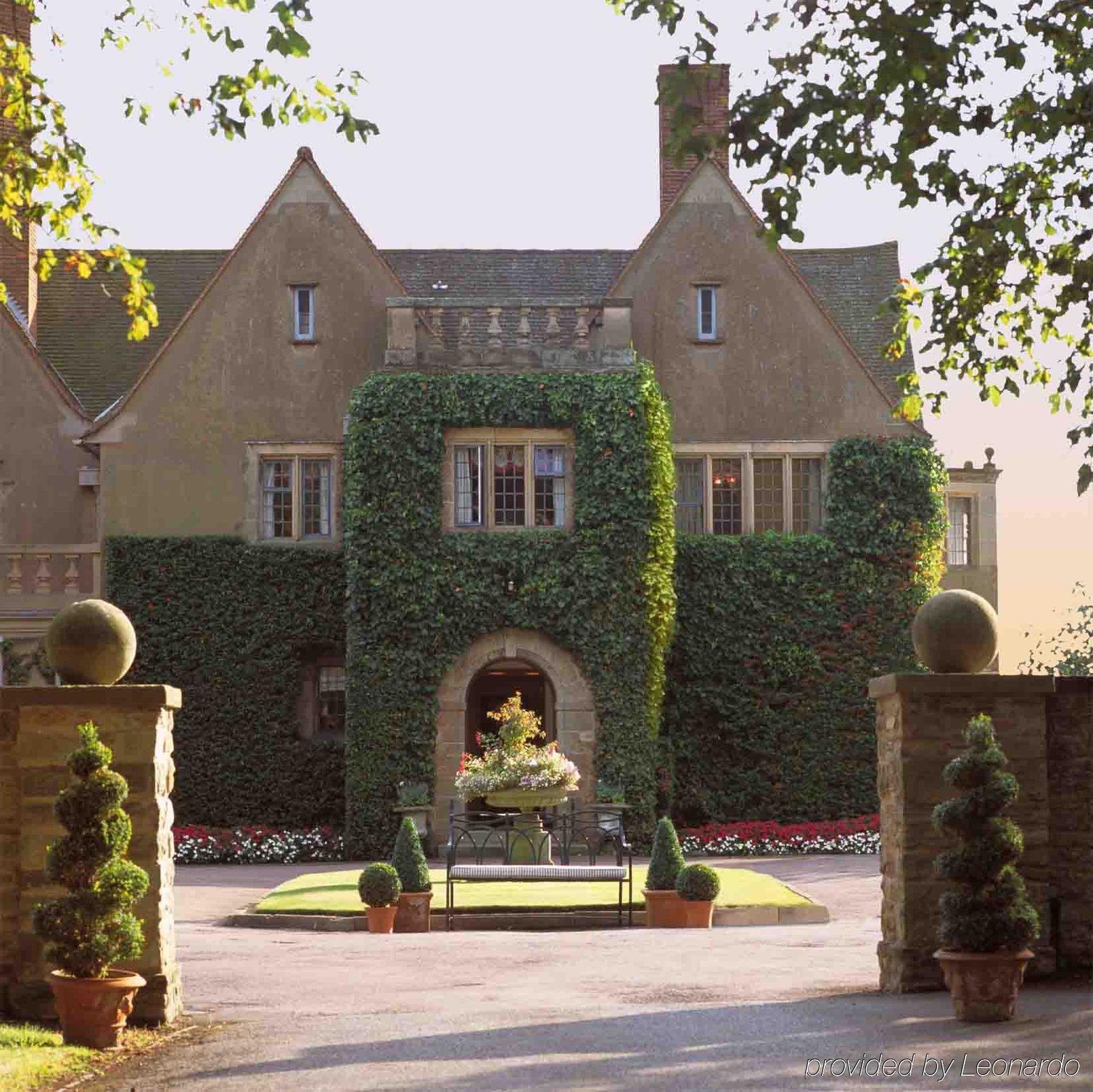 Mallory Court & * Leamington Spa